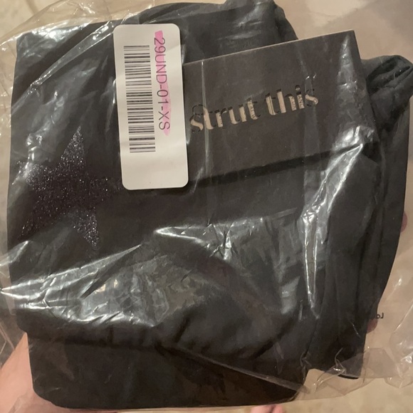 STRUT THIS NWT KINZIE SPORTS BRA GLITTER STAR BLAC - Picture 3 of 4